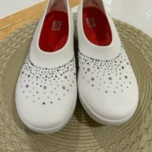 NEVER WORN FIT FLOP UBERKNIT OMBRE CRYSTAL BALLERINAS URBAN WHITE